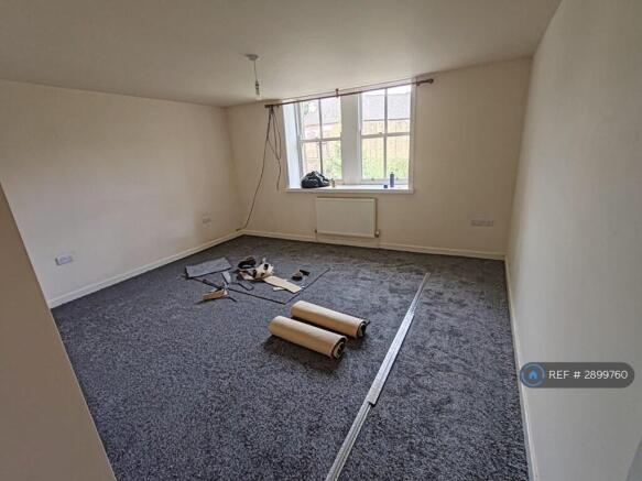 2 bed Flat to rent Image 3