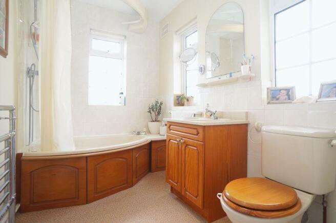 FAMILY BATHROO...