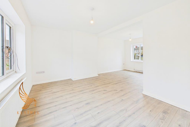 3 bed Semi-Detached for sale Image 8