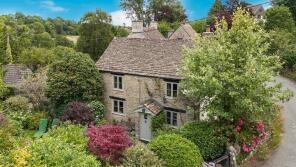 Barberi Cottage, Front Street To Porries, The Plain, Stonehouse GL10 3UE