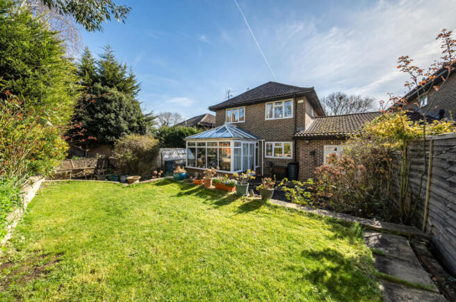 1422122-8-69a58fc...