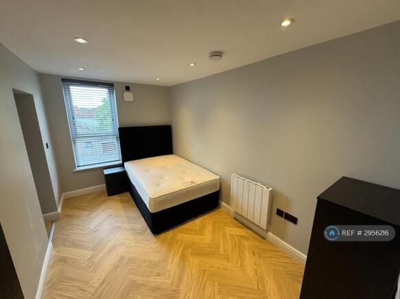 Studio to rent Image 6