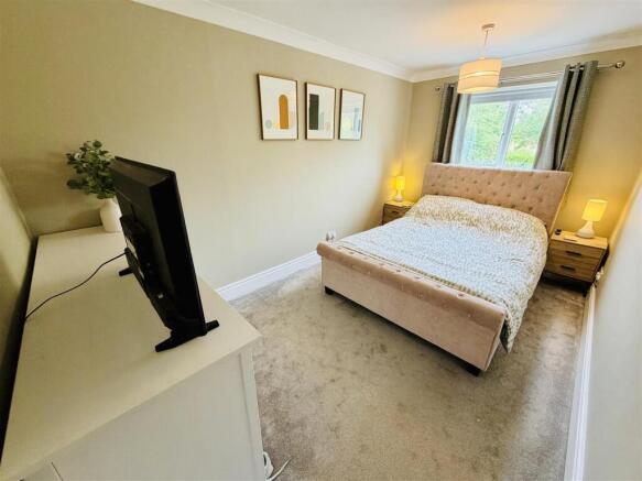 3 bed Semi-Detached for sale Image 10