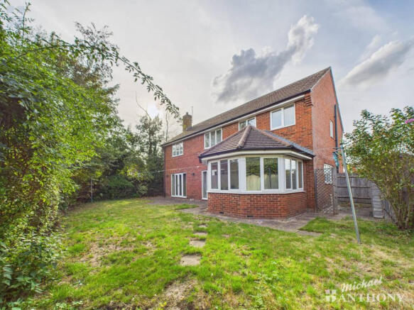 CAM03218G0-PR0763-STILL006-thumbnail-h750-70