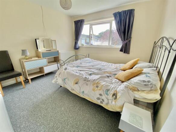 BEDROOM 2