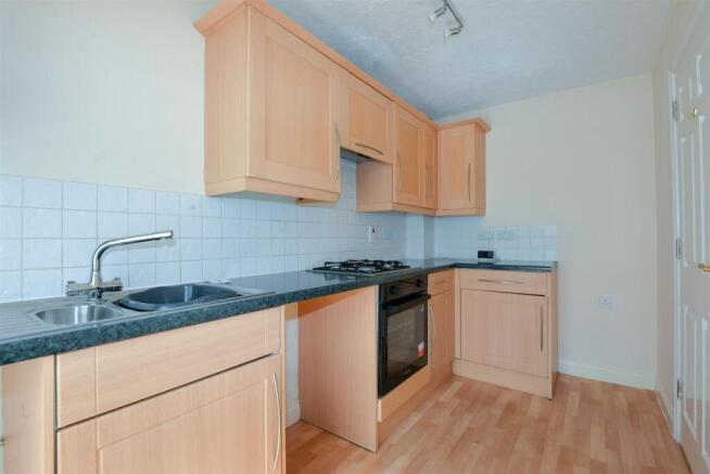 Kitchen 1.jpg