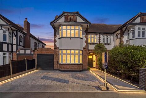 Repton Avenue, Gidea Park, RM2