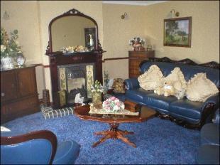 LOUNGE PT 1