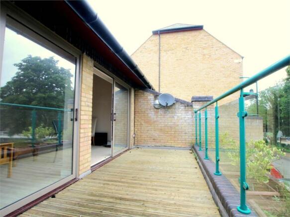 Photo 11