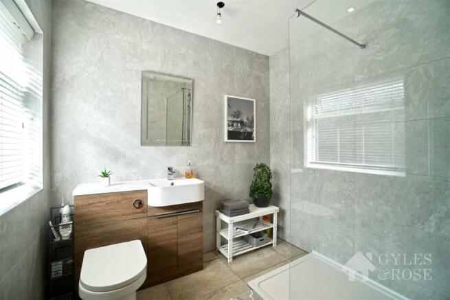 Ensuite