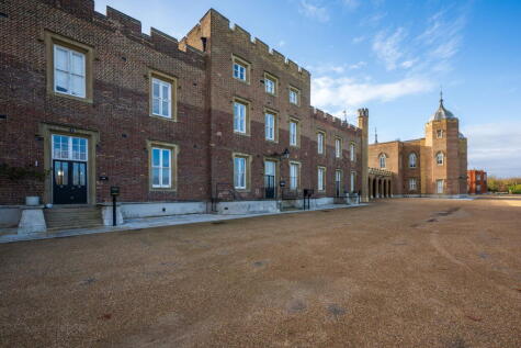 Parade Ground Path, Woolwich, London SE18 4BT