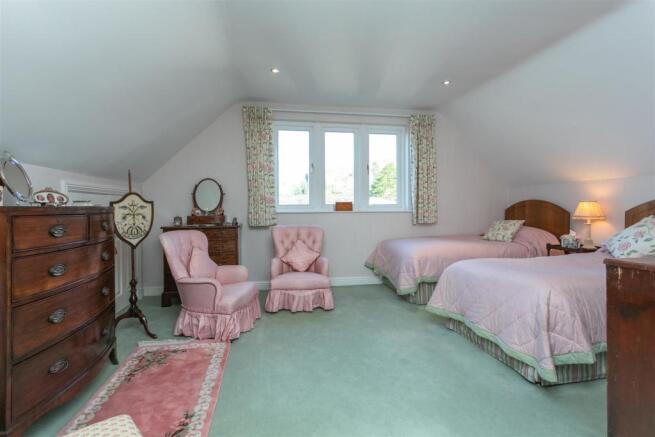 BEDROOM 2a.jpg