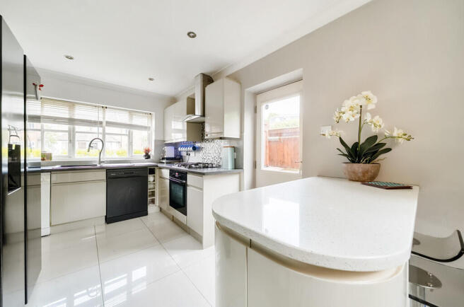 1330752-2-689082b...