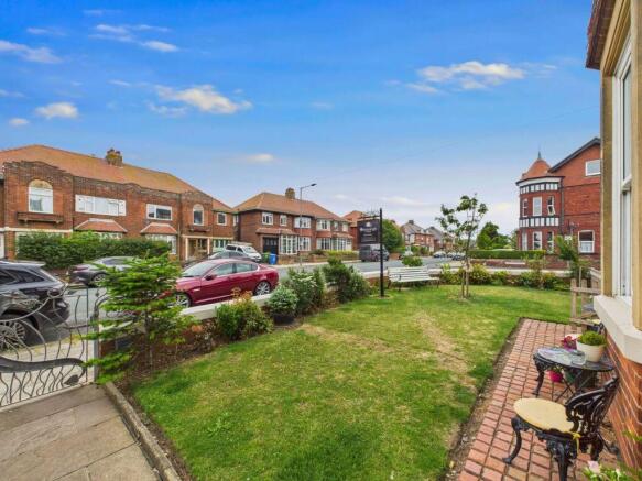 8 bed Semi-Detached for sale Image 12