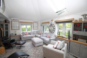 Upper Flat, 1, Castlehill Crescent, Kilmacolm PA13 4HY