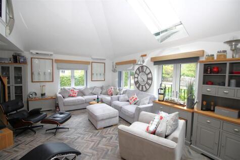 Castlehill Crescent, Kilmacolm