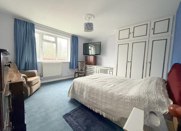 Parkside, High Street, Potters Bar photo 4