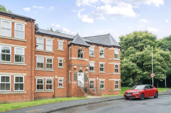 2 bed Flat for sale Image 8