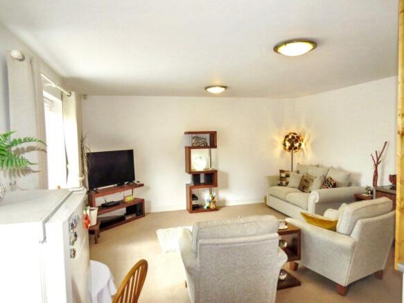 Wove Court - Overview of Lounge Diner