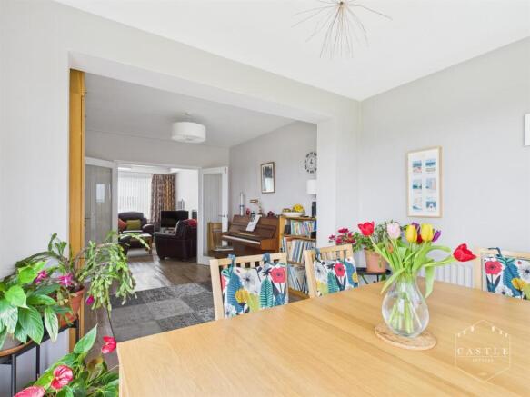 DINING ROOM/SUN ROOM