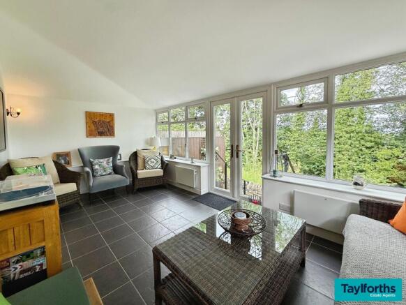 3 bed Semi-Detached for sale Image 6