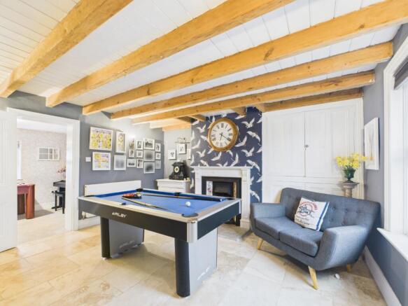 4 bed Detached for sale Image 12