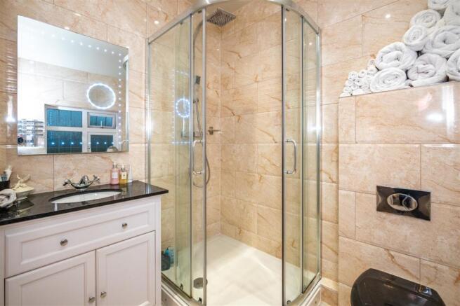 Master ensuite