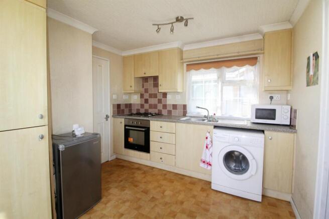 Kitchen e.jpg