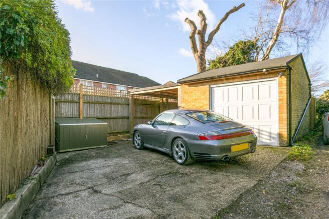 Garage/Parking
