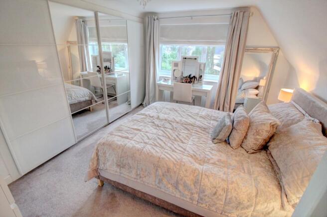 Brentwood Road, Ingrave, Brentwood, CM13 (17)