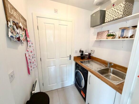 4 bed Detached for sale Image 7