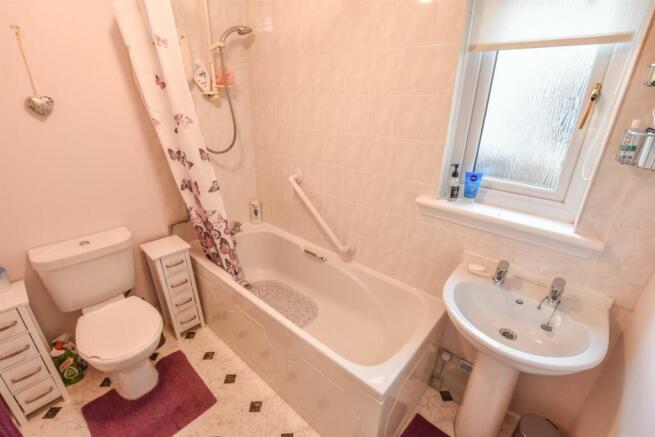 BATHROOM-2.jpg