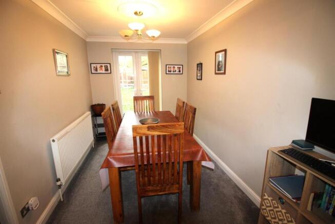 4 bed Detached to rent Image 7