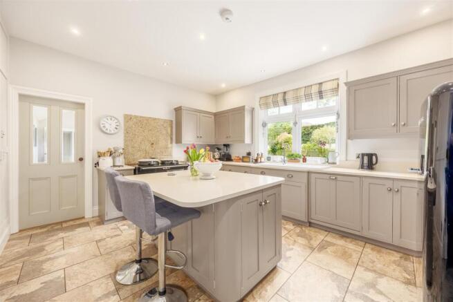 4 bed Semi-Detached for sale Image 6