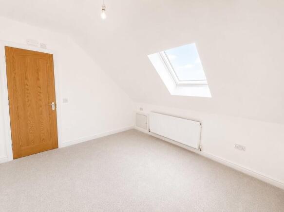 5 bed Semi-Detached for sale Image 11