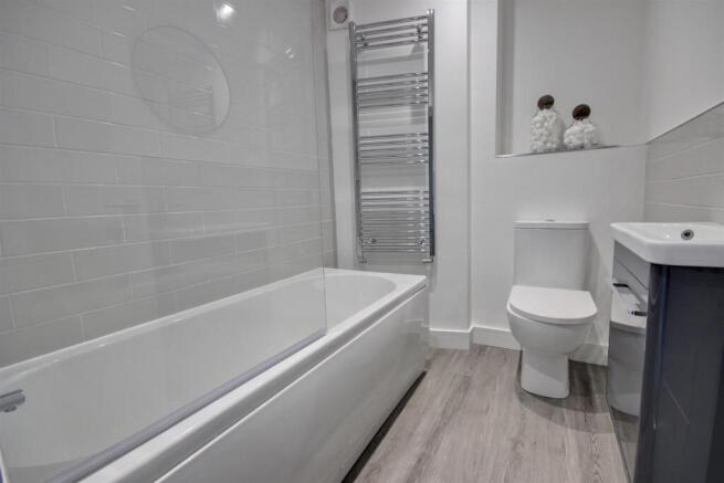 3 bed House for sale Image 8