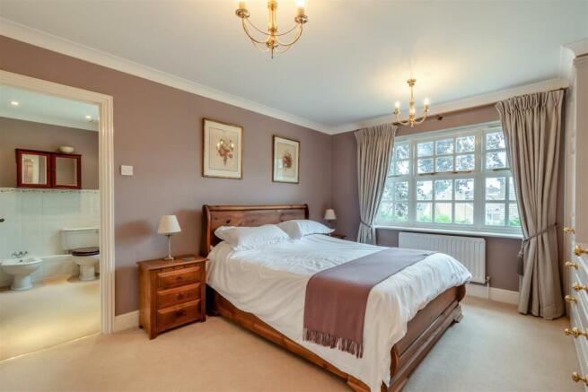 8559106-interior22.jpg