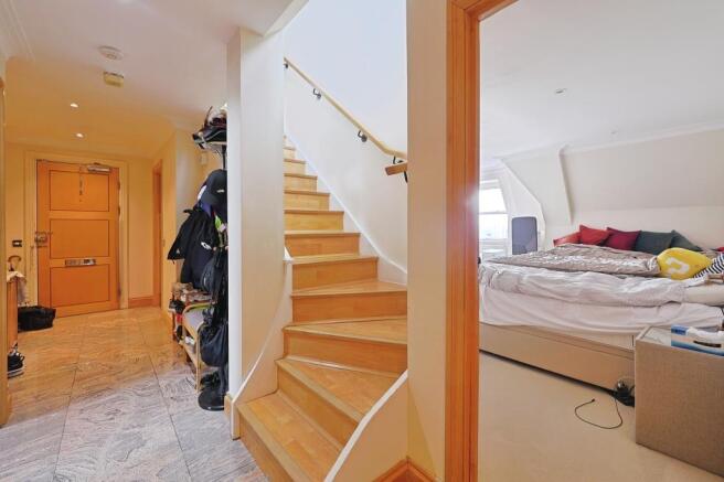 Three Bed Penthouse To Rent Boydell Court