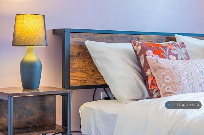 Modern Bedroom With Fresh Linens, Cozy Decor