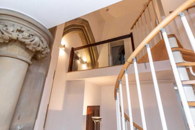 2 bed Character Property to rent Image 10