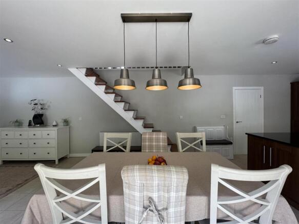 4 bed Detached for sale Image 12