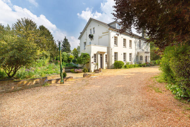 Holywell House