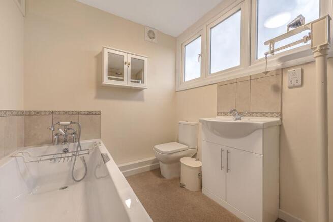 Bathroom/showe...