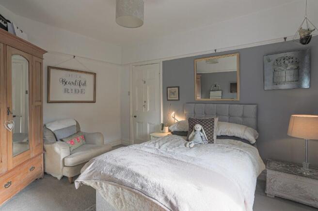 4 bed Detached for sale Image 12
