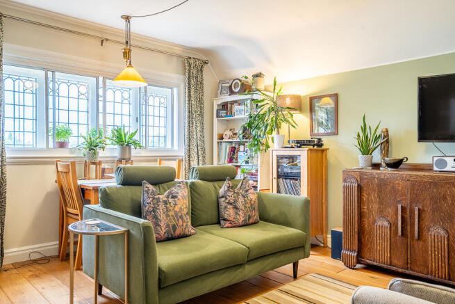 2 bed Apartment for sale Image 4
