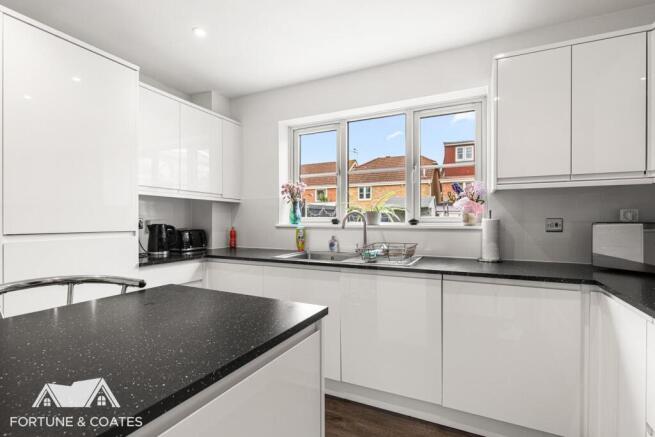 Challinor, Harlow photo 4
