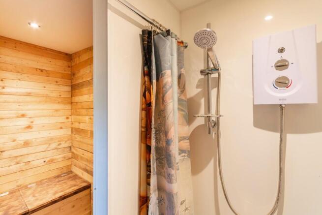 DAORLLEWDRIB92 - Eco Cabin B.jpg