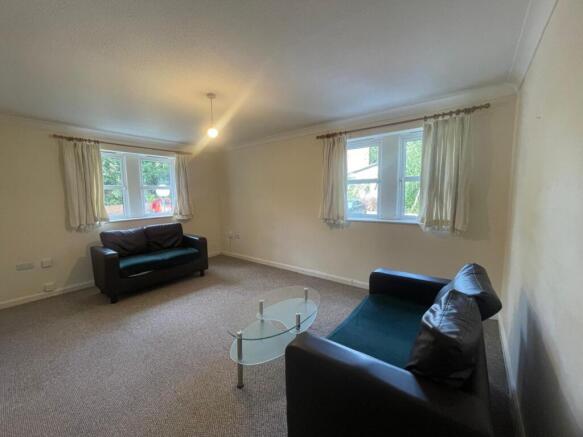 2 bed Flat to rent Image 8