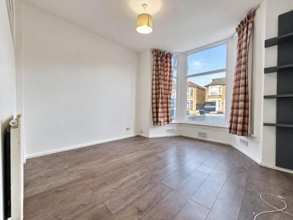 Elgin Road, Ilford, IG3 8LN photo 4