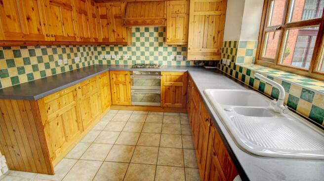 Kitchen (alt angle)